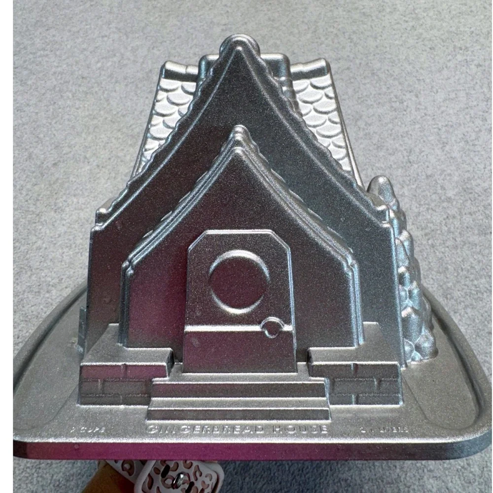 Wilton 1994 Gingerbread House Aluminum Cake Pan Christmas Baking Mold USA Retro